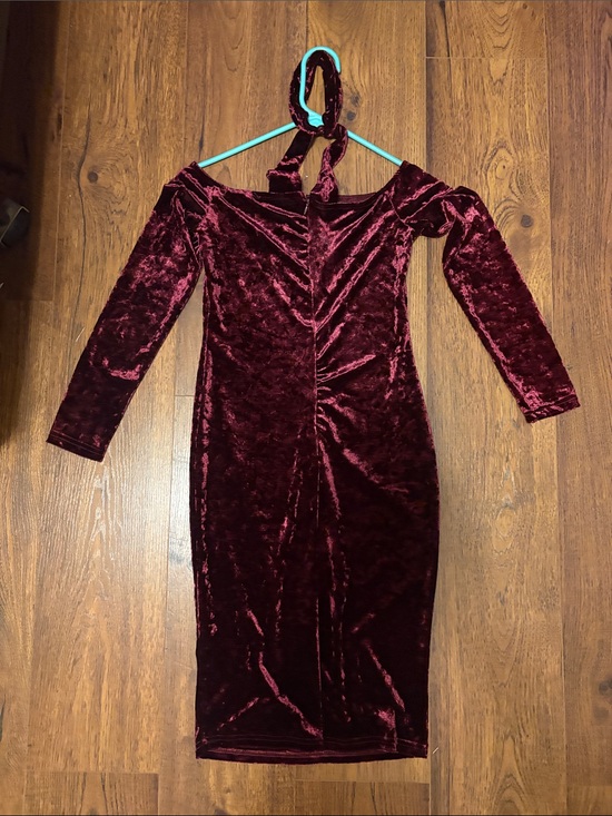 SHEIN Dresses & Skirts - SHEIN Burgundy Velvet Off-Shoulder Long Sleeve Bodycon Dress